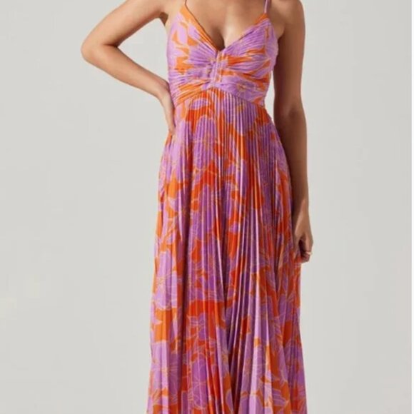 Astr Dresses & Skirts - ASTR Blythe Floral Plisse Midi Dress